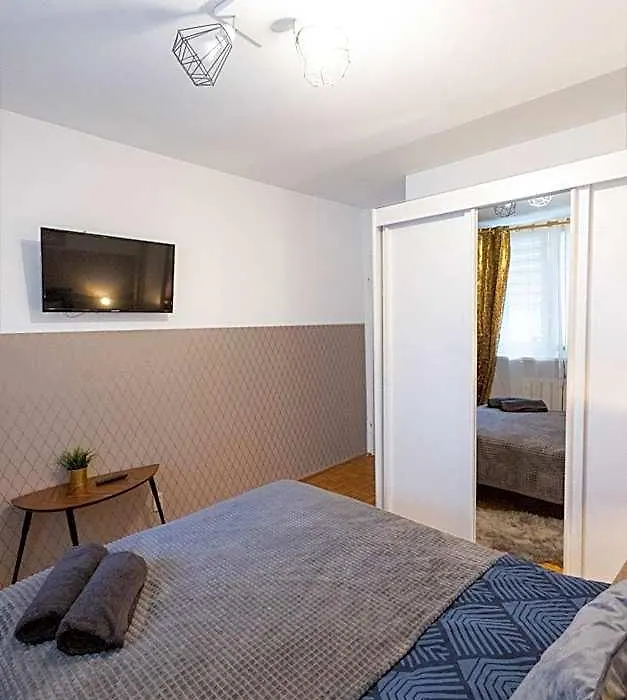ClickTheFlat Bellottiego Apart Rooms-1
